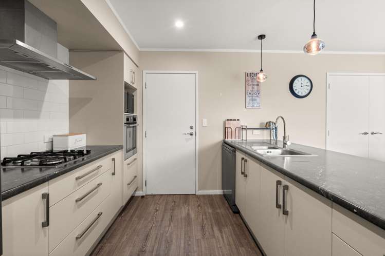 3 Lakeside Terrace_5