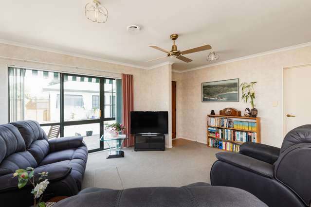 6/2A Spriggs Crescent Greenmeadows_4