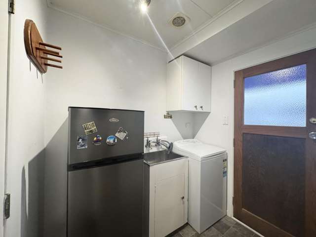  8 Kew Grove Wainuiomata_4