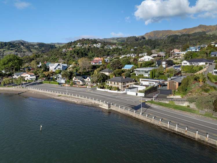 11 Beach Road Akaroa_39