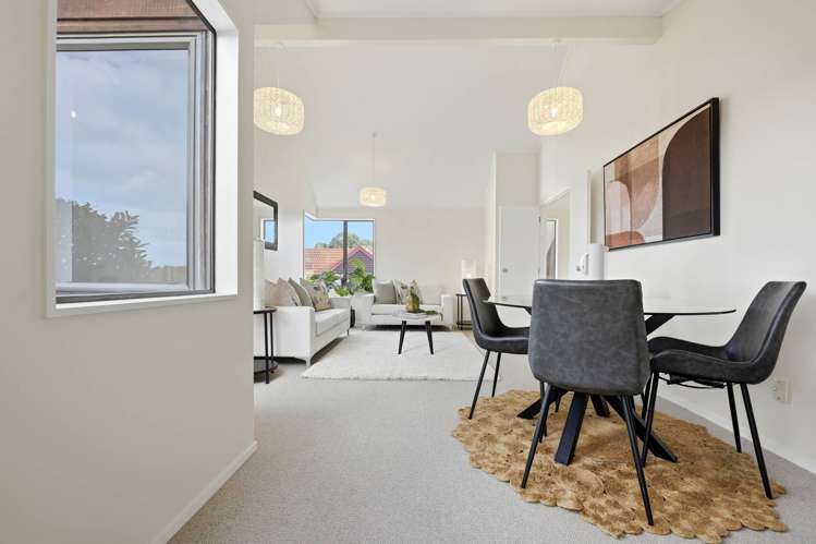 2/1 Aramoana Avenue Devonport_30