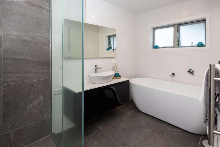 42a Glenfern Road Mellons Bay_12