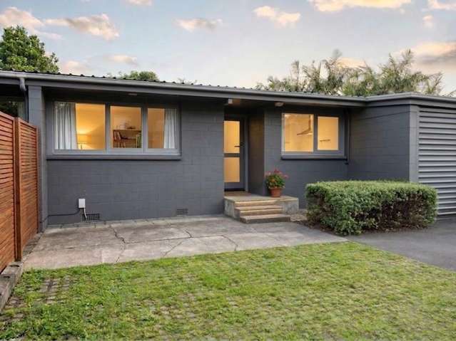 double grammar zone unit with double garage and courtyard