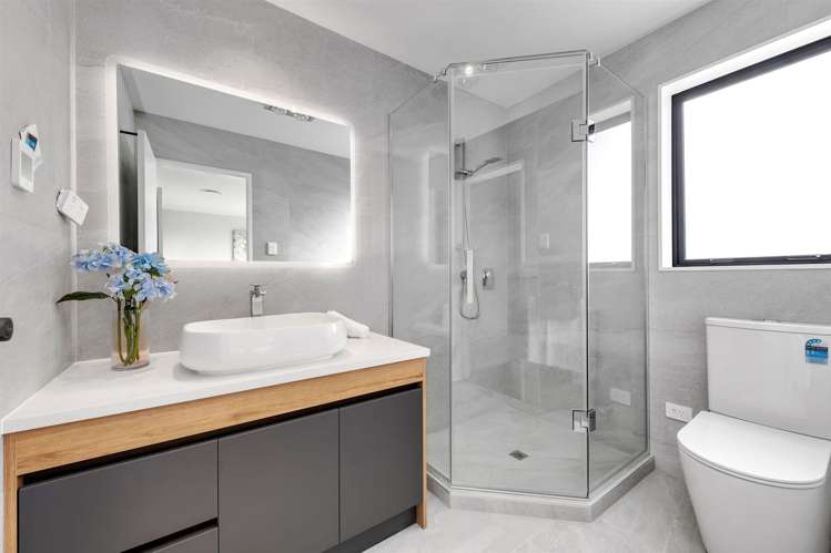 30 Ballyalton Crescent Flat Bush_22