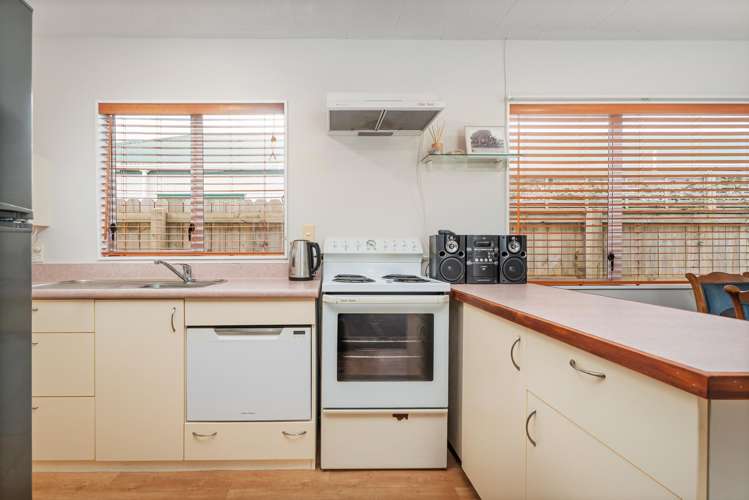 8 Joan Gaskell Drive Whitianga_15