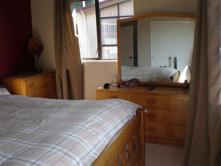 1/7 Courant Place Clover Park_5