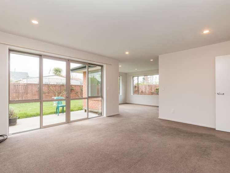 9 Woodham Courts Linwood_18