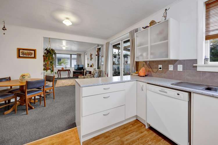 50 Reid Avenue_4