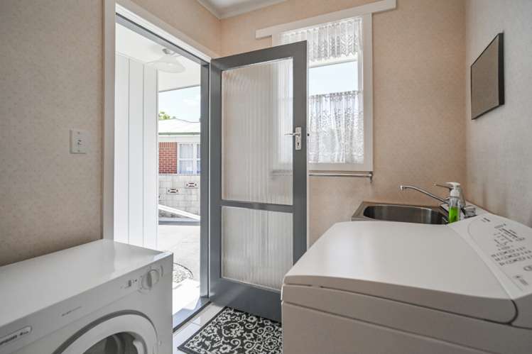 405 Nottingley Road Frimley_12