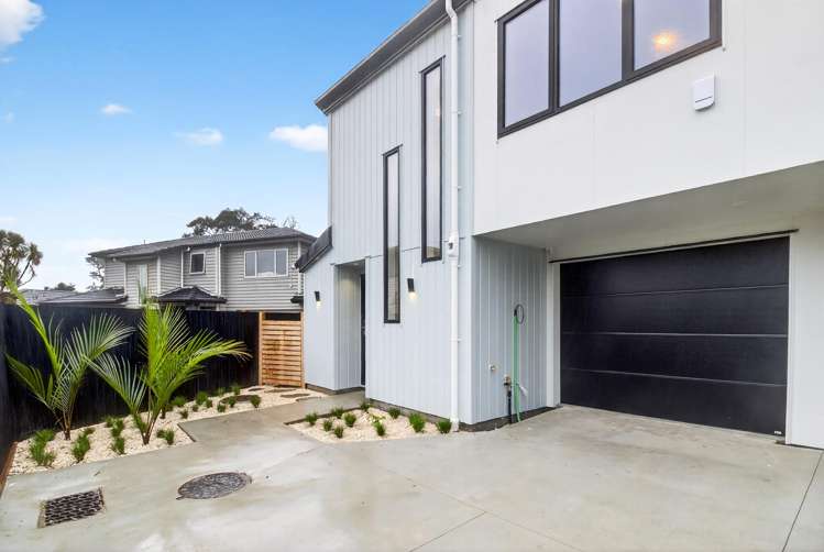121D Vodanovich Road Te Atatu South_35