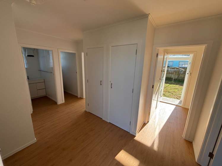 72 Roberts Road Te Atatu South_16