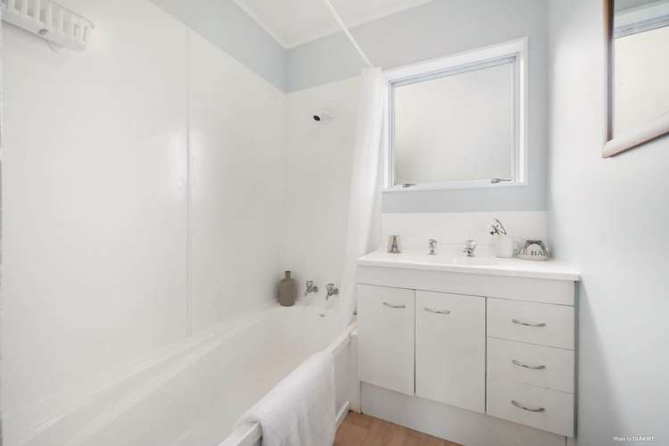 2/23 Tetrarch Place Totara Vale_12