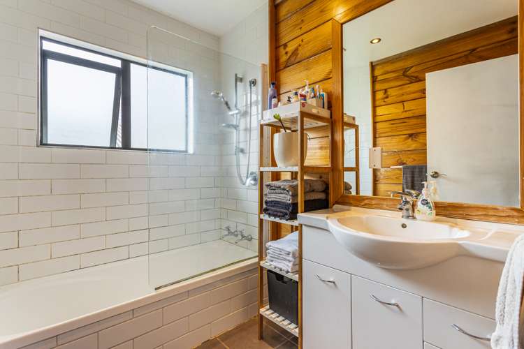 28 Gardner Avenue New Lynn_12