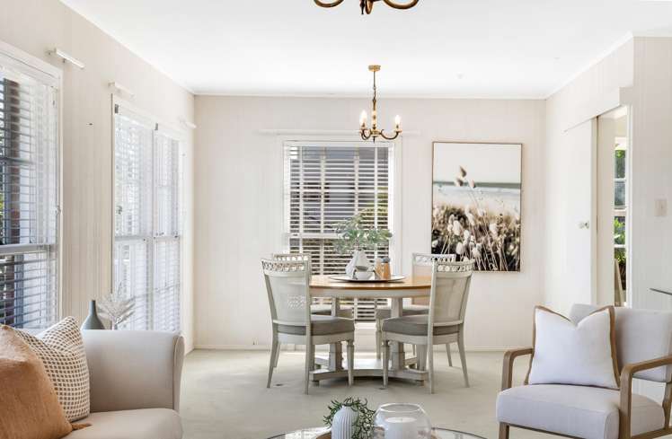 8 Pleasant Place Mellons Bay_12