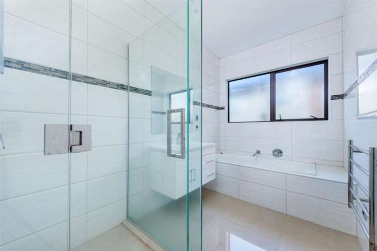 21 Midhurst Avenue Henderson_11