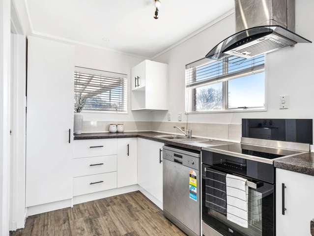 15 May Road Mangakakahi_1