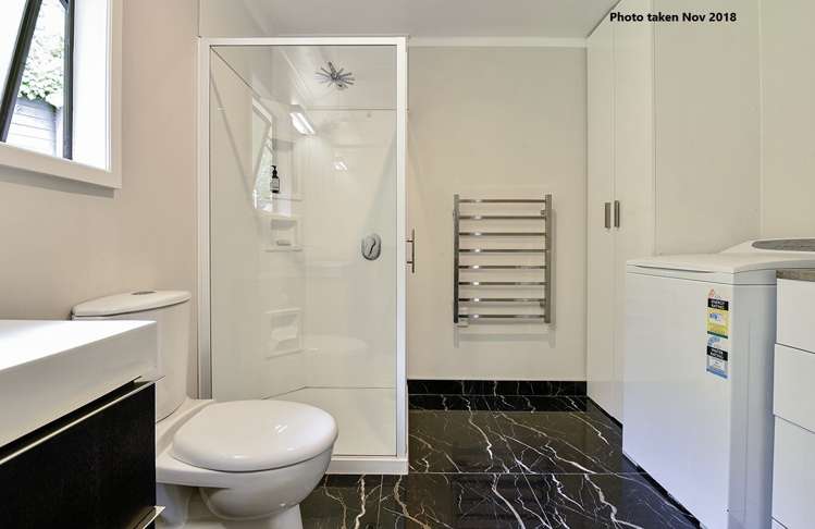 8 Warner Park Avenue Laingholm_9