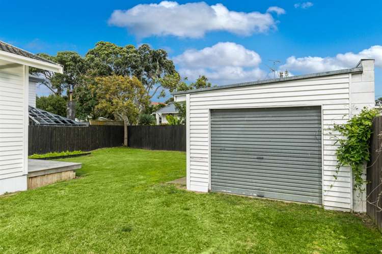 24 Sulphur Beach Road Northcote Point_20