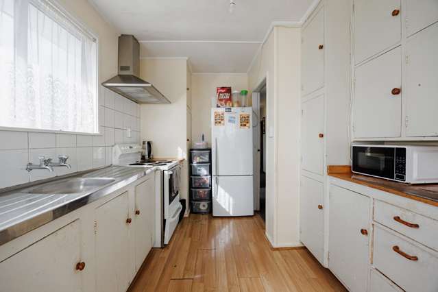 1033 Hood Street Mayfair_1