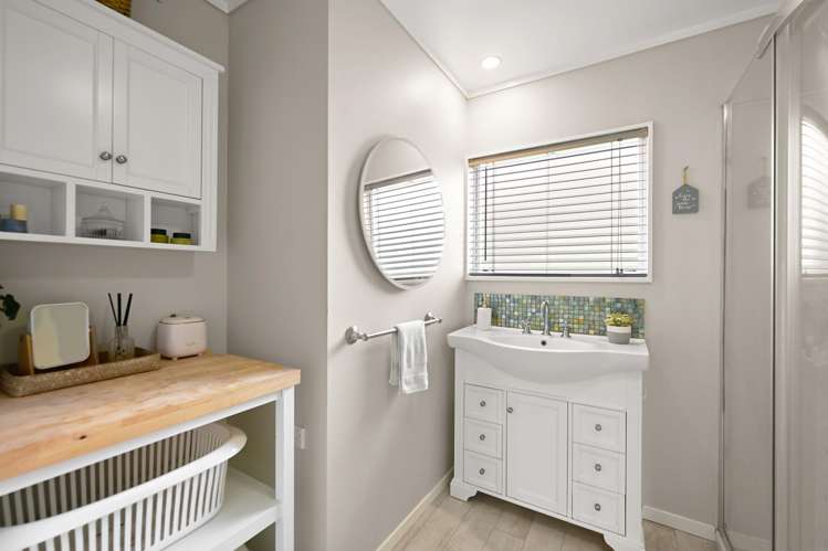 1 Moreland Avenue Pukete_13