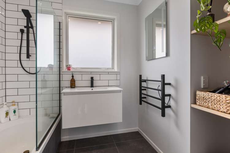 167 Barrett Road Whalers Gate_17