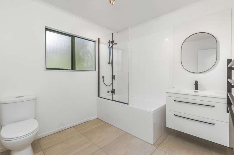 16 Long Road Waitakere_34