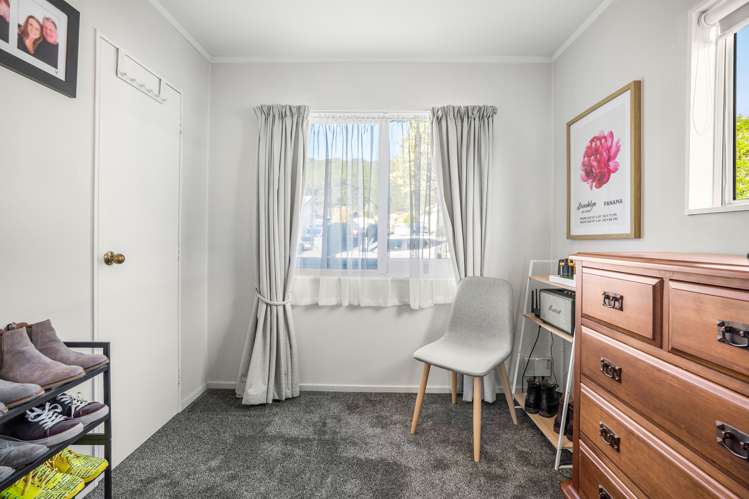 5 Glenbrook Grove Naenae_16