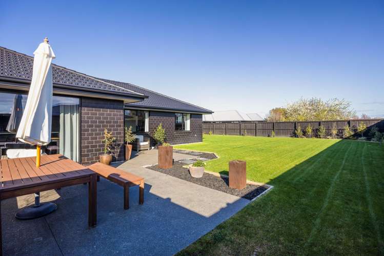 5 Earl Way Amberley_18