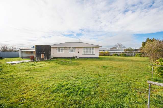 33 Holland Crescent Bulls_1