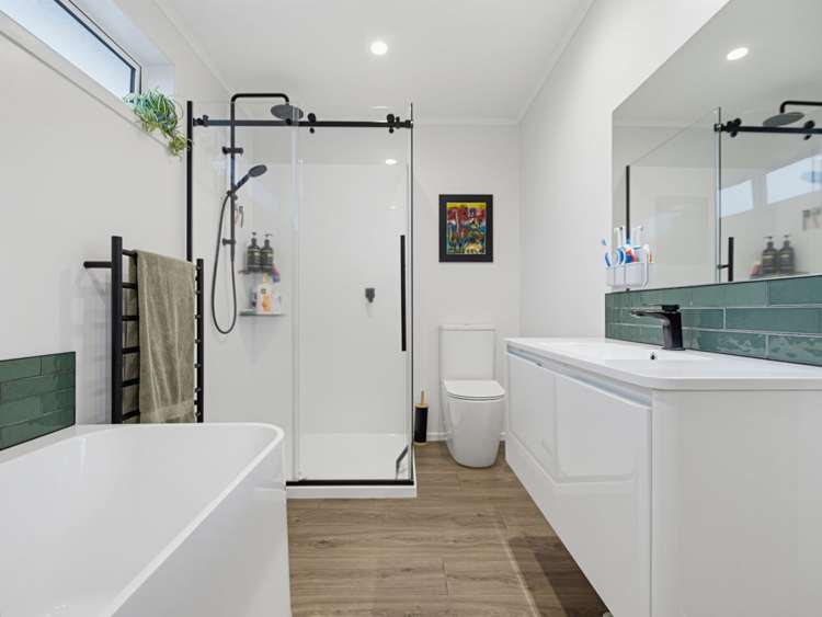 8 Mckenzie Road Owhata_21
