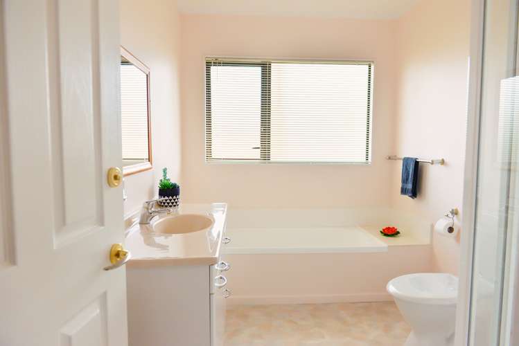 30 Saint Ives Drive Camborne_9