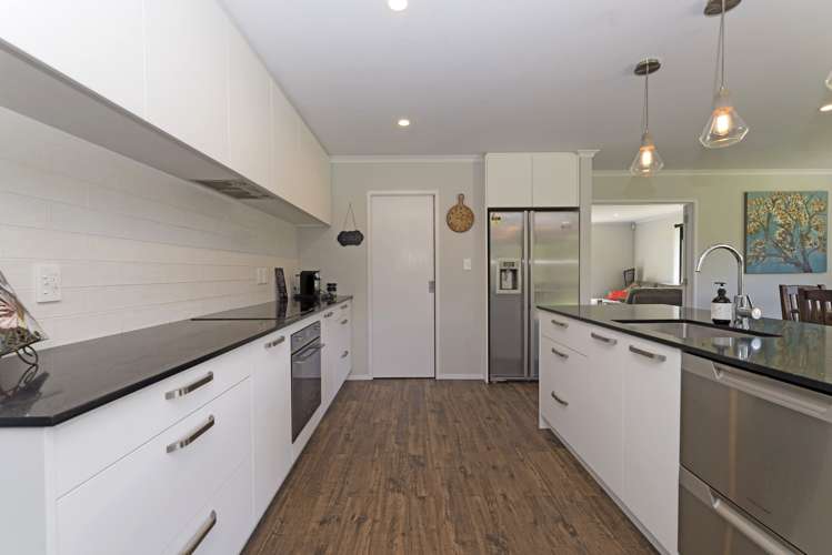 63b Manuka Grove Helensville_6