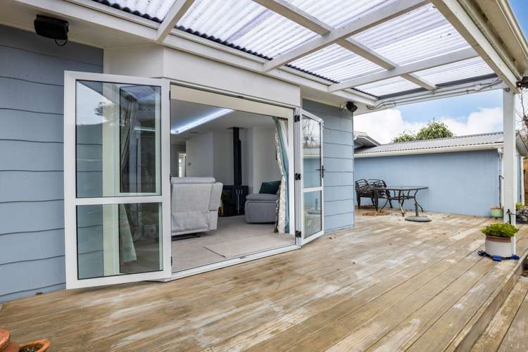 8 York Crescent Westown_5