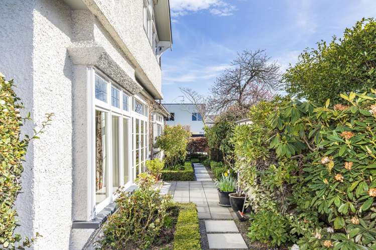 39 Holly Road Merivale_33