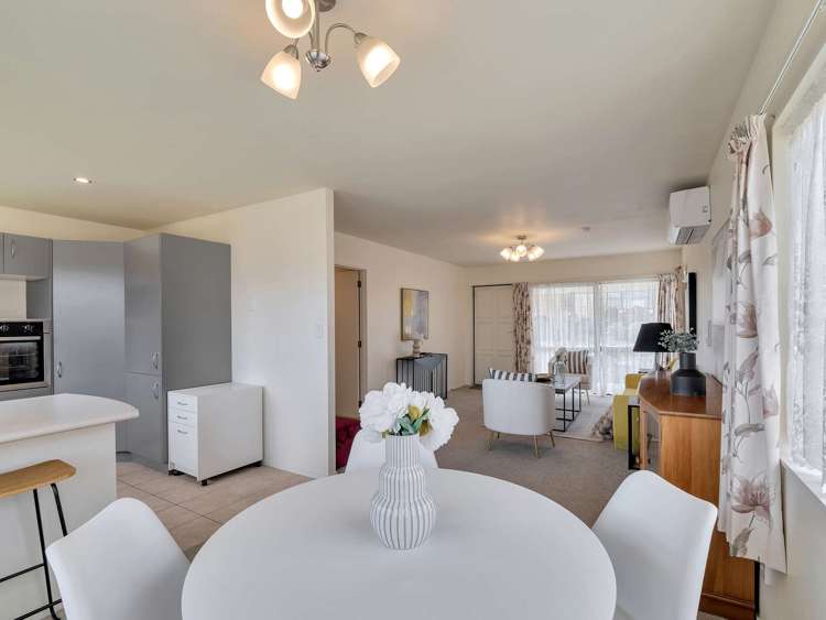 14/197 Royal Road Massey_7