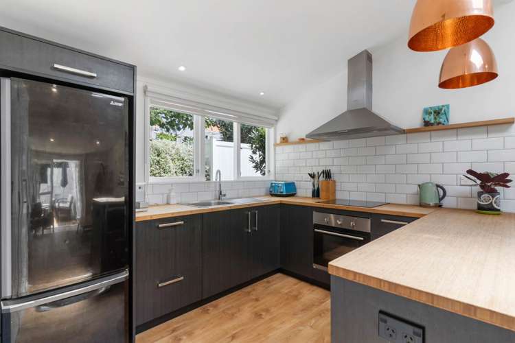 1/89B Te Kawa Road Greenlane_8