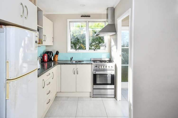 2/37 Hillside Road_2