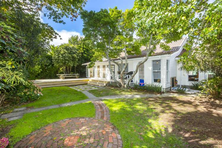 23a Heretaunga Square Silverstream_19