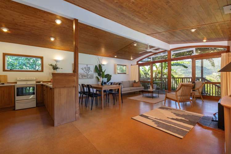 1097 Huia Road Huia_8