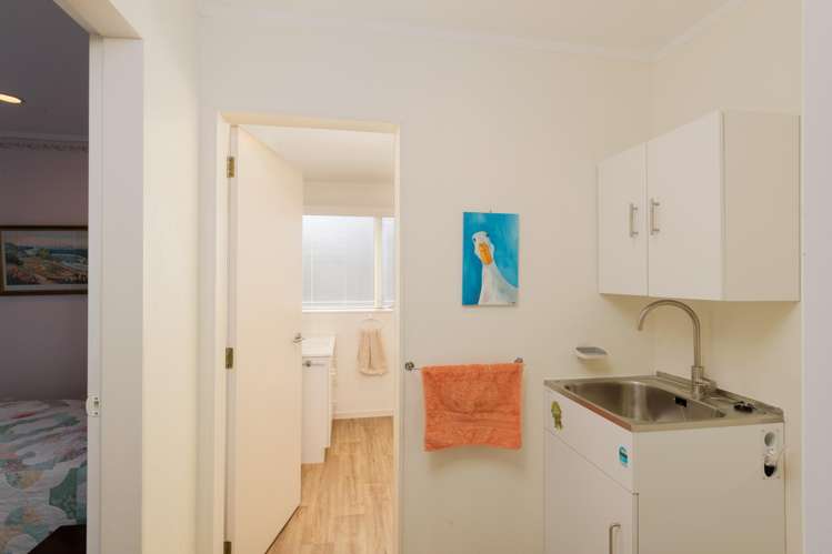 8/17 John Street Trentham_12