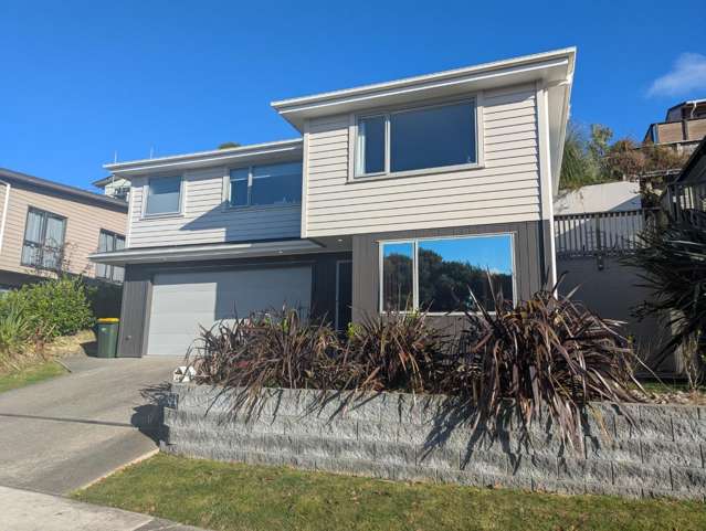 44 Albatross Close