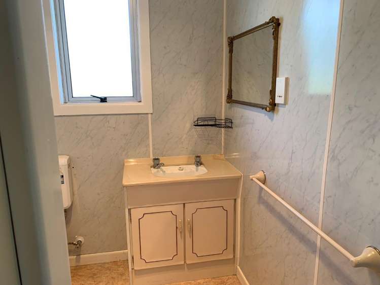 232 Suffolk Road Inglewood_16