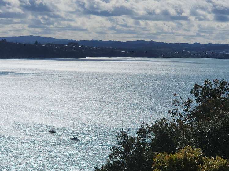 23 Roberts Road Matakatia_24