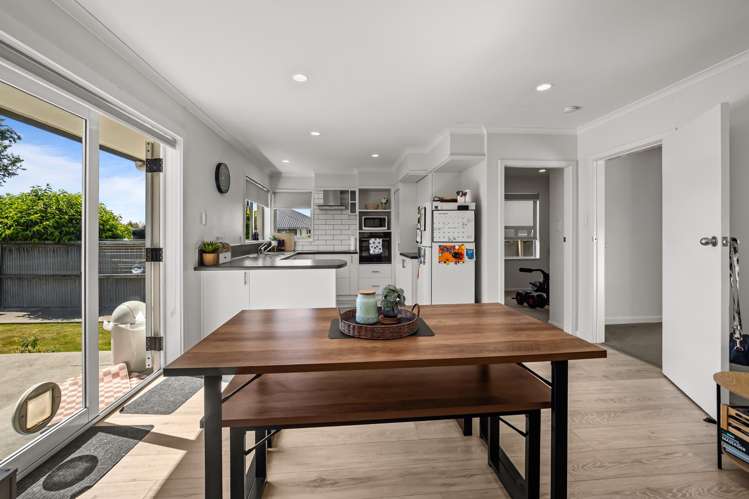 8 Woodham Drive Allenton_7