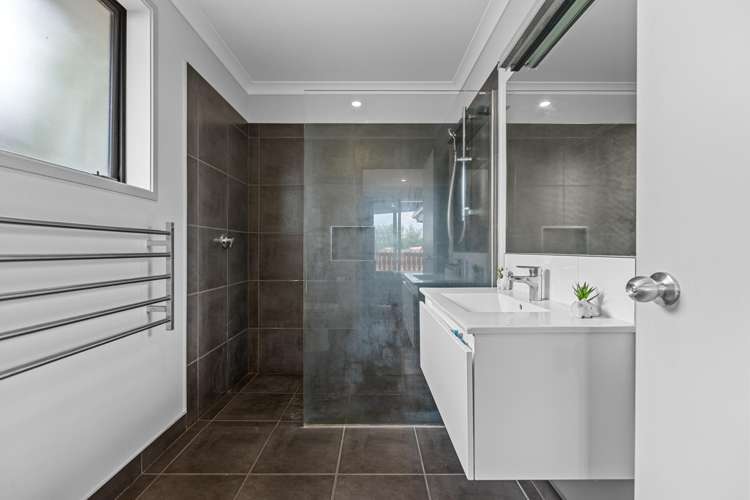 8 Ballintoy Park Drive Welcome Bay_8