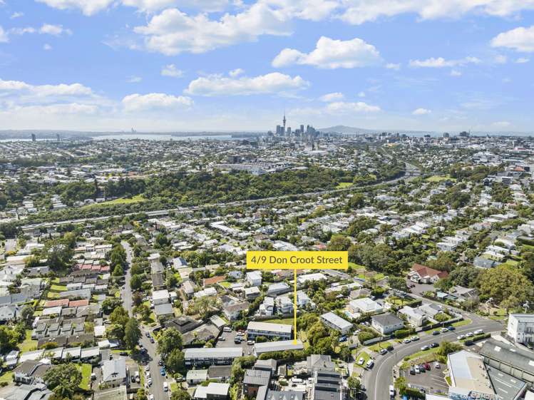 4/9 Don Croot Street Morningside_13