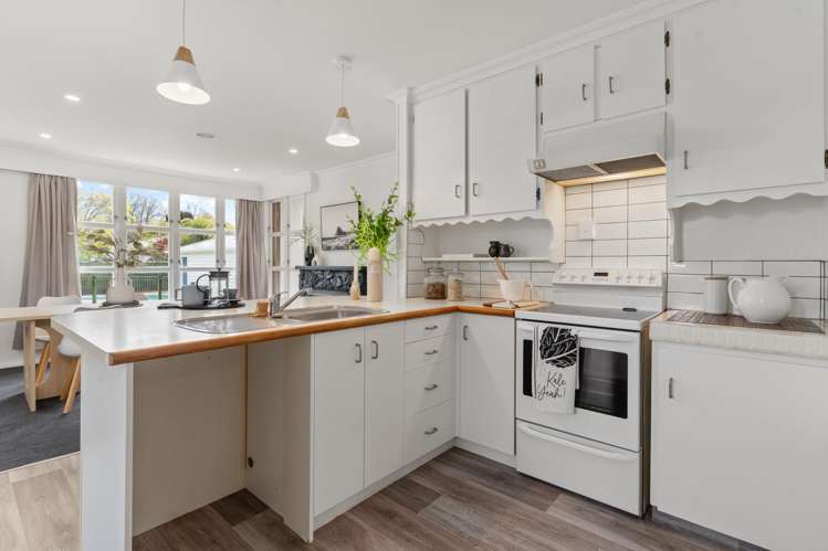 9 Armstrong Avenue_5