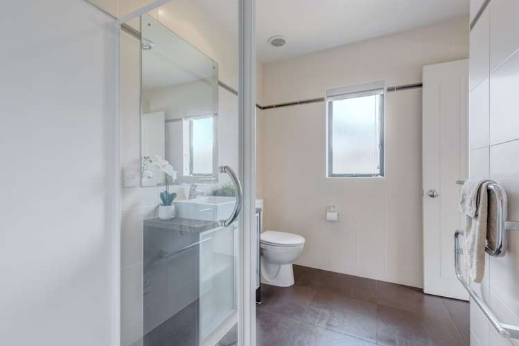 1 Mariner Lane Beachlands_14