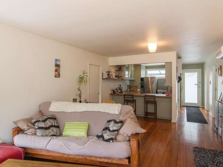 2/37 The Esplanade Raumati South_9