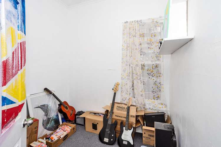 8 Centre Street Strathern_15